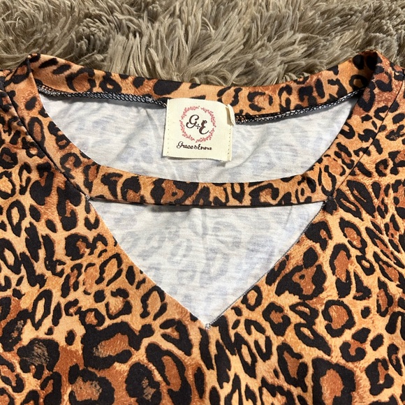 Grace & Emma short sleeve top - Picture 2 of 2